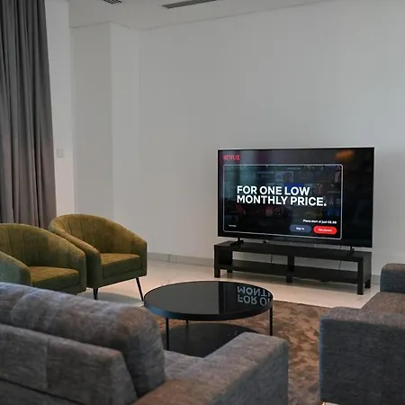 The 1 -nicosia Luxe Stay- Gym Pool 24h Concierge Apartment Nikosia